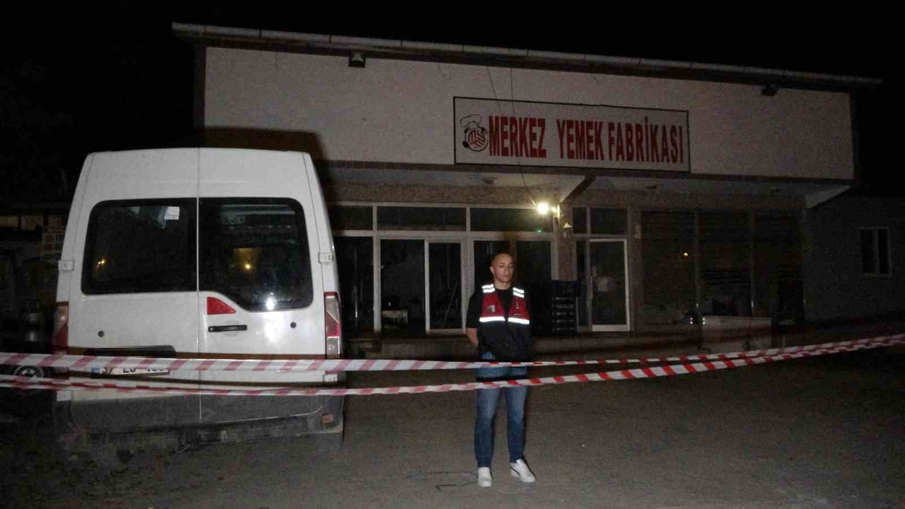KASTAMONU’NUN TAŞKÖPRÜ İLÇESİNDE DAHA ÖNCESİNDE TARTIŞTIĞI KİŞİNİN İŞYERİNİ BASAN ŞAHIS, KURŞUN...
