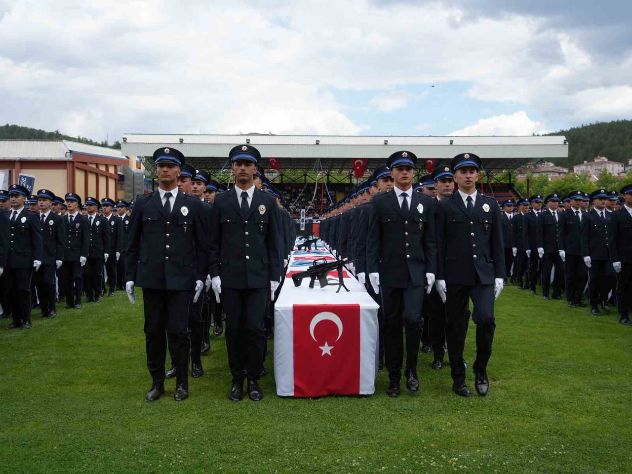 KASTAMONU POLİS MESLEK YÜKSEKOKULUNDA İKİ YILLIK EĞİTİMLERİNİ TAMAMLAYAN 479 POLİS ADAYI...