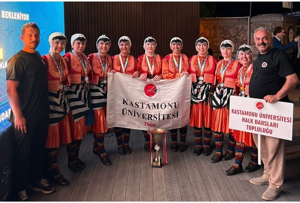 KASTAMONU ÜNİVERSİTESİ HALK DANSLARI TOPLULUĞU, ÜNİLİG YAZ SPORFEST KAPSAMINDA DÜZENLENEN HALK...