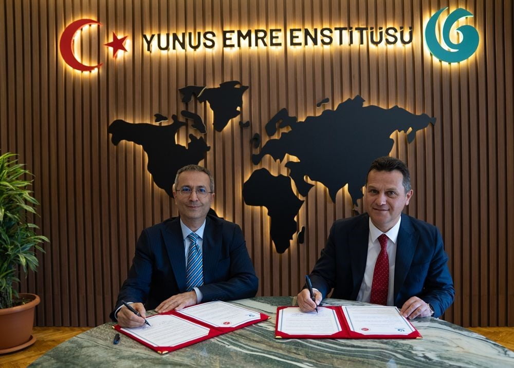 KASTAMONU ÜNİVERSİTESİ REKTÖRÜ PROF. DR. AHMET HAMDİ TOPAL İLE YUNUS EMRE ENSTİTÜSÜ BAŞKANI PROF....