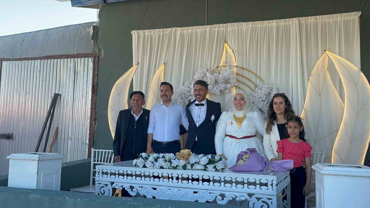 KAYMAKAM DEMİRTAŞ, GELEKÇİ AİLESİNİN MUTLULUĞUNA ORTAK OLDU(KARS-İHA)