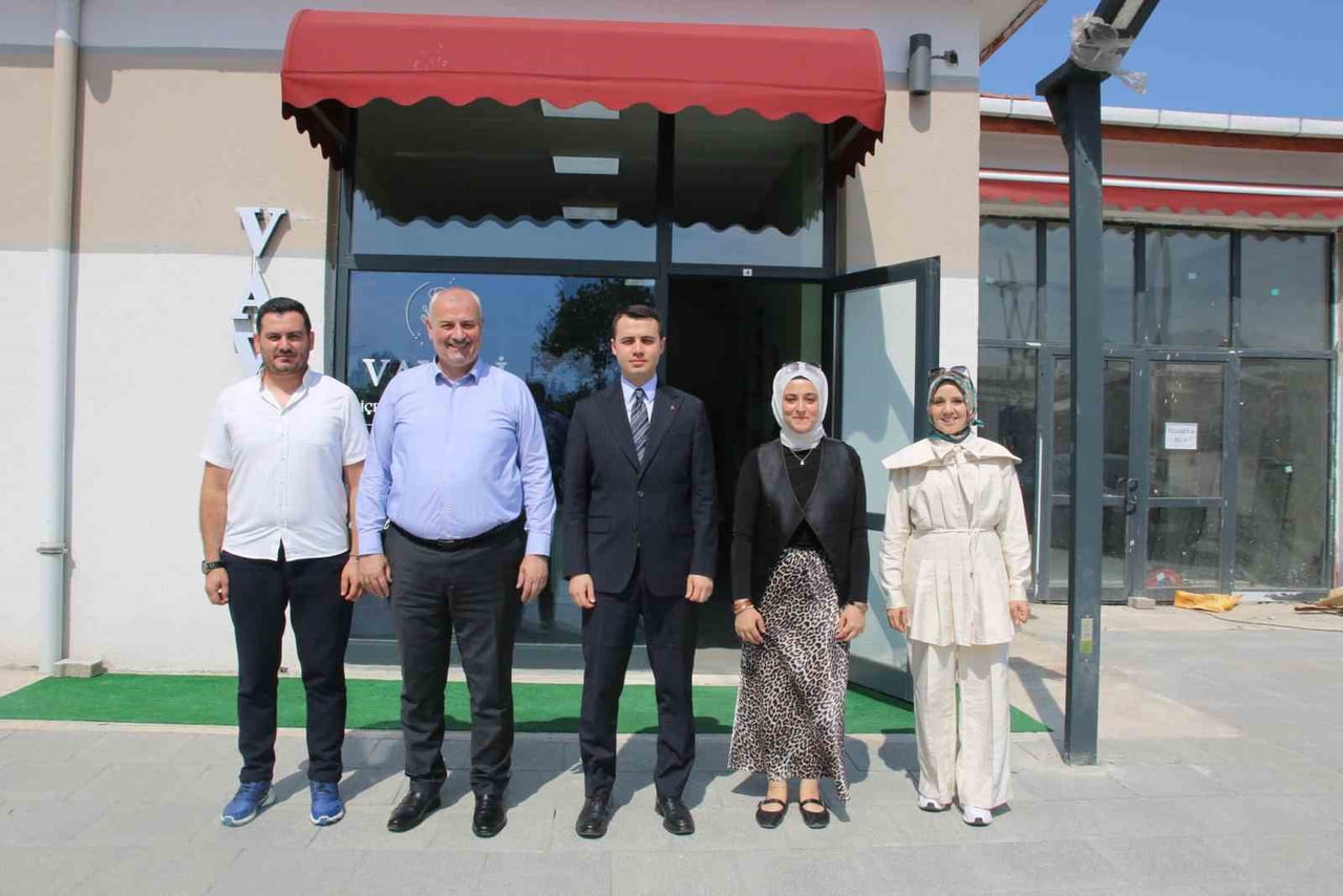 KAYMAKAM FURKAN ALPAY İLE BELEDİYE BAŞKANI YILMAZ YILDIZ, ULUCAMİ MAHALLESİ’NDE FAALİYET GÖSTEREN...