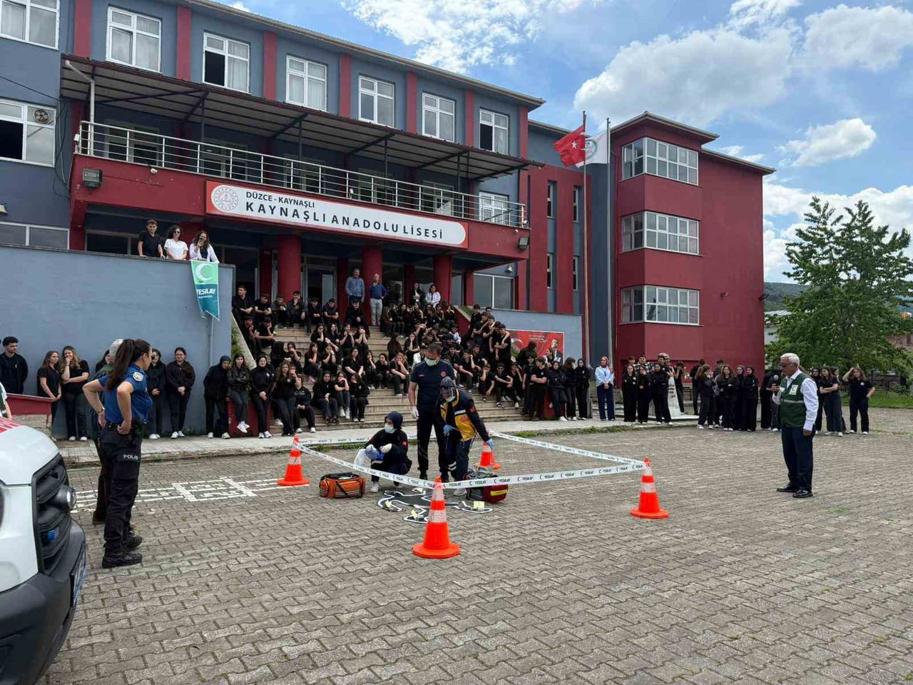 KAYNAŞLI ANADOLU LİSESİ’NDE DÜZENLENEN ETKİNLİKTE, SİGARA VE TÜTÜN ÜRÜNLERİNİN NEDEN OLDUĞU SAĞLIK...
