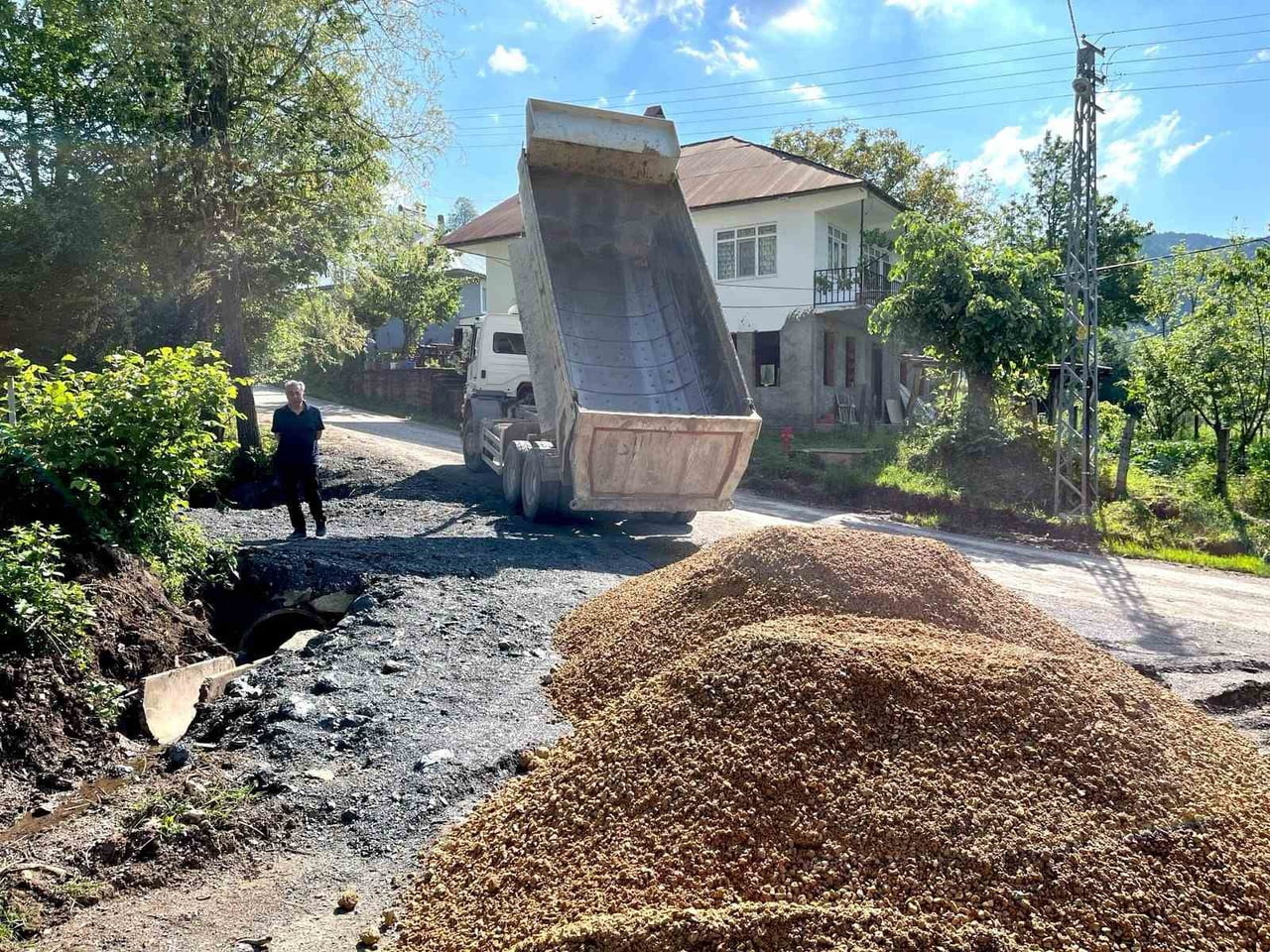 KAYNAŞLI İLÇESİNE BAĞLI DİPSİZGÖL KÖYÜ’NDE YOL KONFORUNU ARTIRMAK VE ULAŞIM ALTYAPISINI...