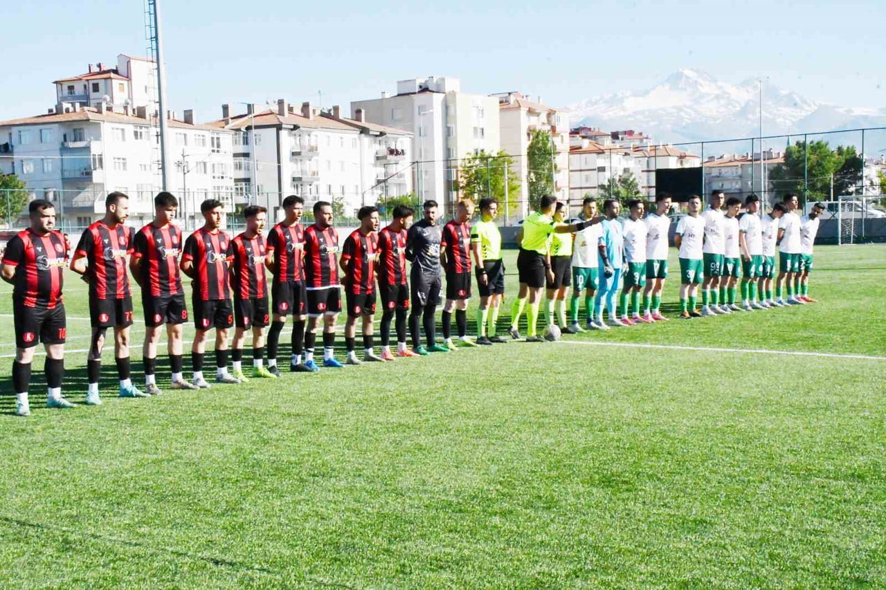 KAYSERİ 2. AMATÖR KÜME PLAY-OFF FİNAL MAÇINDA AMBAR KIZILIRMAKSPOR RAKİBİ SARIZ ANADOLUSPOR’U 3-2...