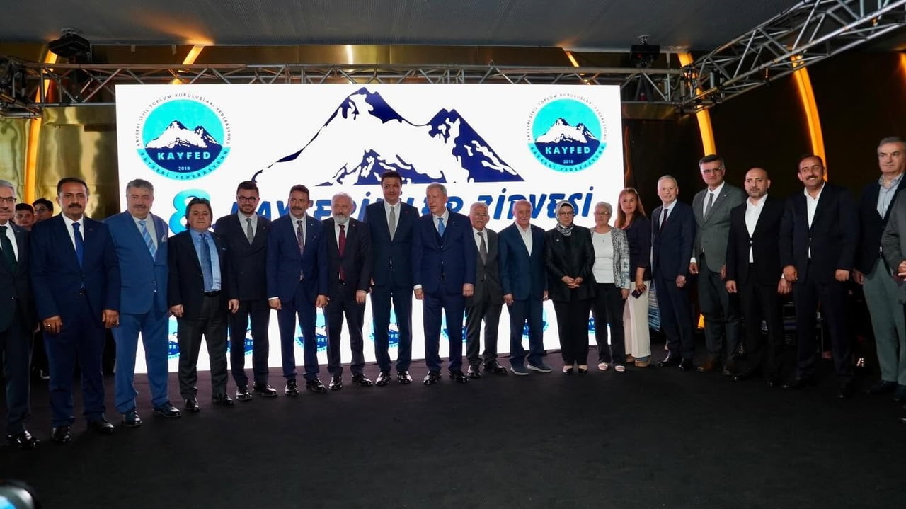 KAYSERİ BÜYÜKŞEHİR BELEDİYE BAŞKANI DR. MEMDUH BÜYÜKKILIÇ, 8. KAYSERİLİLER ZİRVESİ'NE...