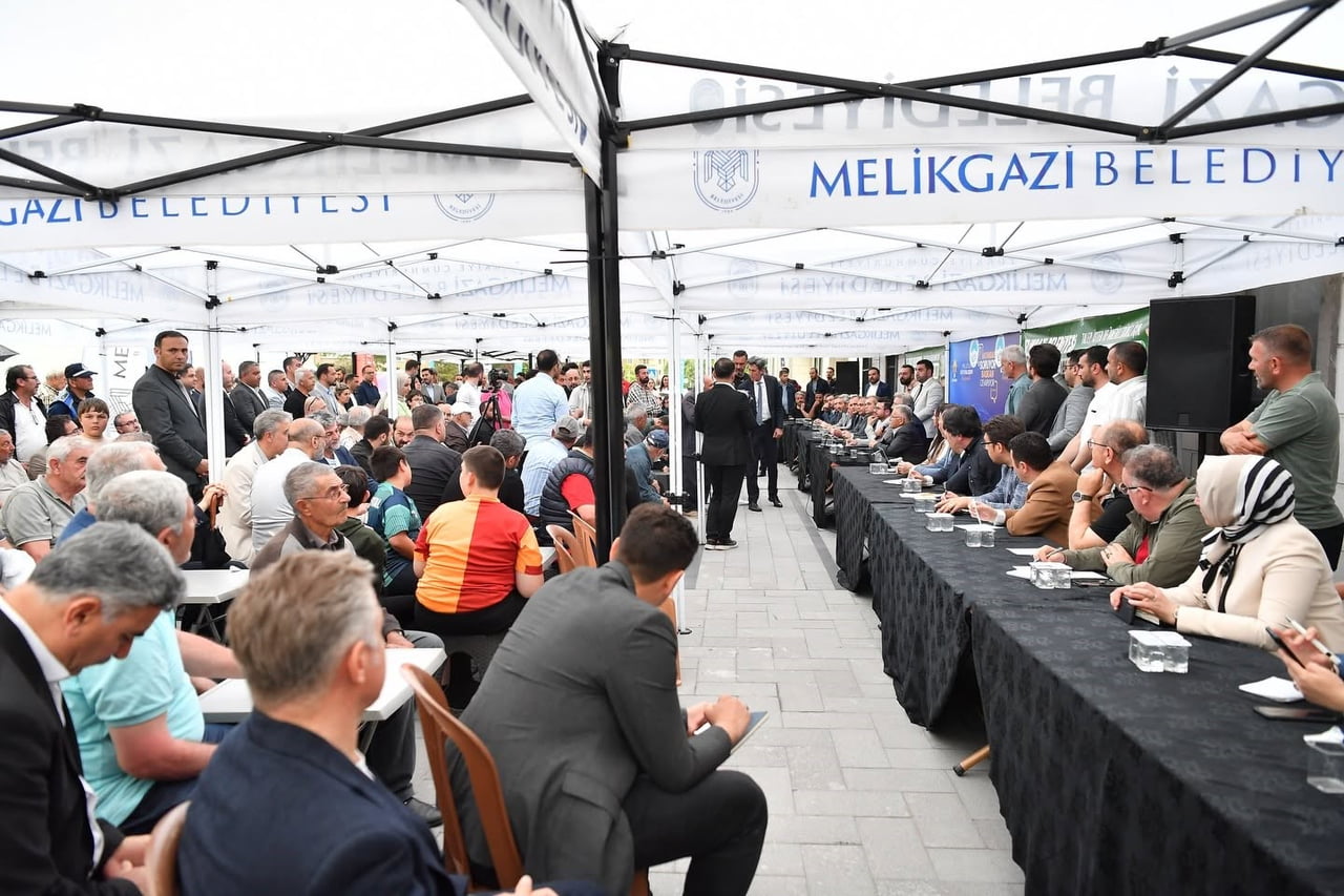 KAYSERİ BÜYÜKŞEHİR BELEDİYE BAŞKANI DR. MEMDUH BÜYÜKKILIÇ; AK PARTİ TARAFINDAN DÜZENLENEN...