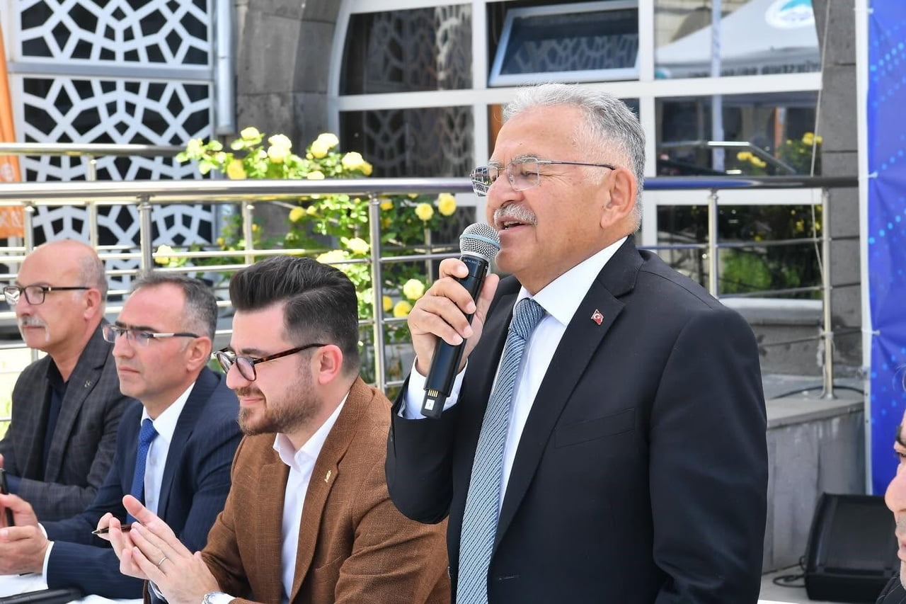 KAYSERİ BÜYÜKŞEHİR BELEDİYE BAŞKANI DR. MEMDUH BÜYÜKKILIÇ, BÜNYAN’DA DÜZENLENEN 'VATANDAŞ SORUYOR...