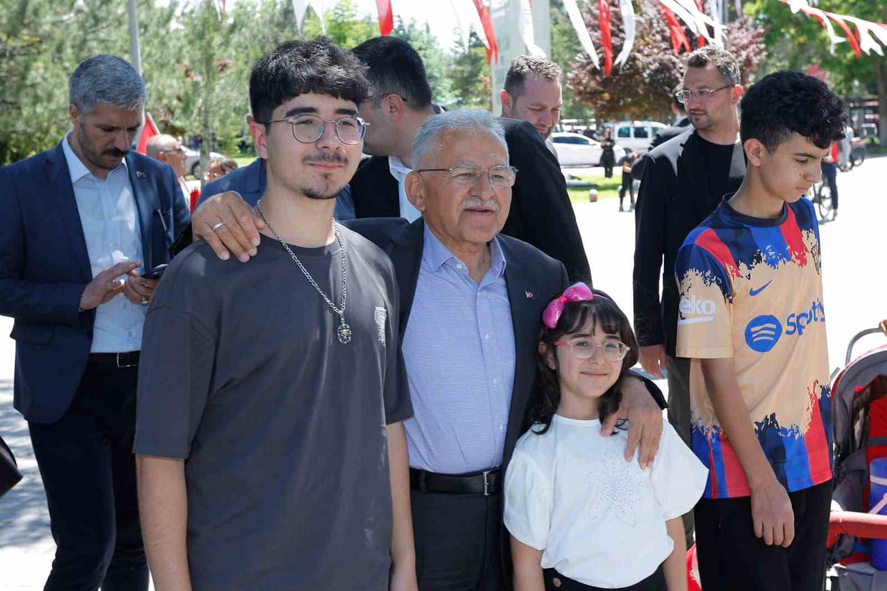 KAYSERİ BÜYÜKŞEHİR BELEDİYE BAŞKANI DR. MEMDUH BÜYÜKKILIÇ; BÜYÜKŞEHİR BELEDİYESİ KONSERVATUVARI...