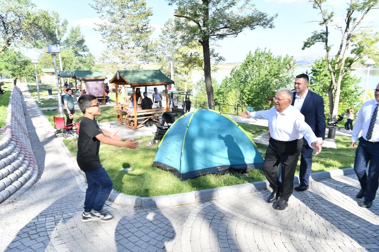 KAYSERİ BÜYÜKŞEHİR BELEDİYE BAŞKANI DR. MEMDUH BÜYÜKKILIÇ, BÜYÜKŞEHİR BELEDİYESİ TARAFINDAN...
