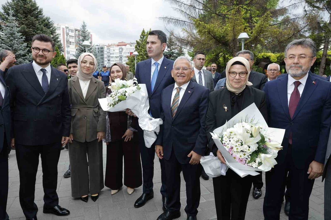 KAYSERİ BÜYÜKŞEHİR BELEDİYE BAŞKANI DR. MEMDUH BÜYÜKKILIÇ; ÇEŞİTLİ PROGRAMLAR KAPSAMINDA...