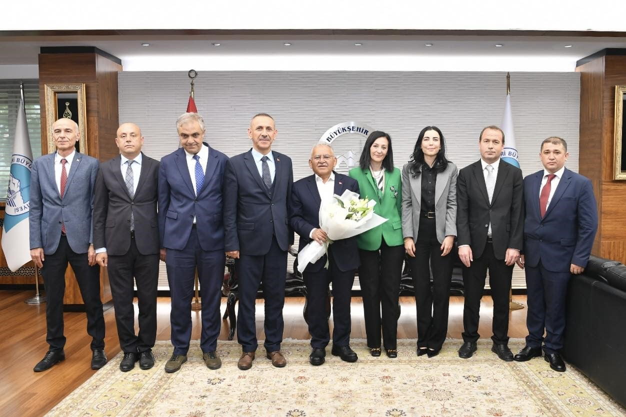 KAYSERİ BÜYÜKŞEHİR BELEDİYE BAŞKANI DR. MEMDUH BÜYÜKKILIÇ, ÇEVRE HAFTASI DOLAYISIYLA KENDİSİNİ...