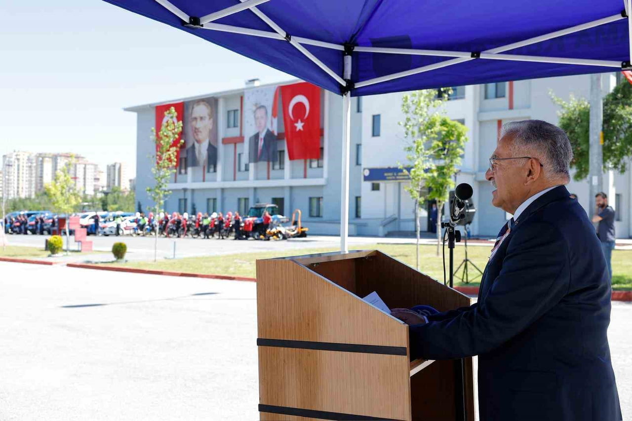 KAYSERİ BÜYÜKŞEHİR BELEDİYE BAŞKANI DR. MEMDUH BÜYÜKKILIÇ, JANDARMA GENEL KOMUTANLIĞI’NIN 187’NCİ...