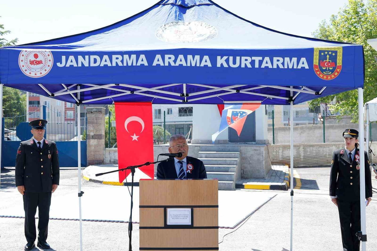 KAYSERİ BÜYÜKŞEHİR BELEDİYE BAŞKANI DR. MEMDUH BÜYÜKKILIÇ, JANDARMA GENEL KOMUTANLIĞI’NIN 187’NCİ...
