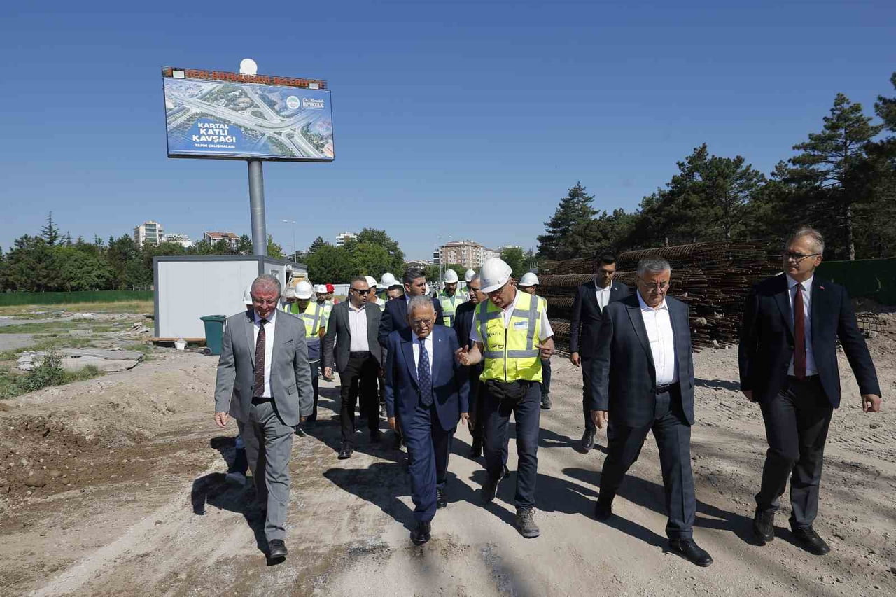 KAYSERİ BÜYÜKŞEHİR BELEDİYE BAŞKANI DR. MEMDUH BÜYÜKKILIÇ, KAYSERİ’NİN ŞEHİR İÇİ ULAŞIMDA EN...