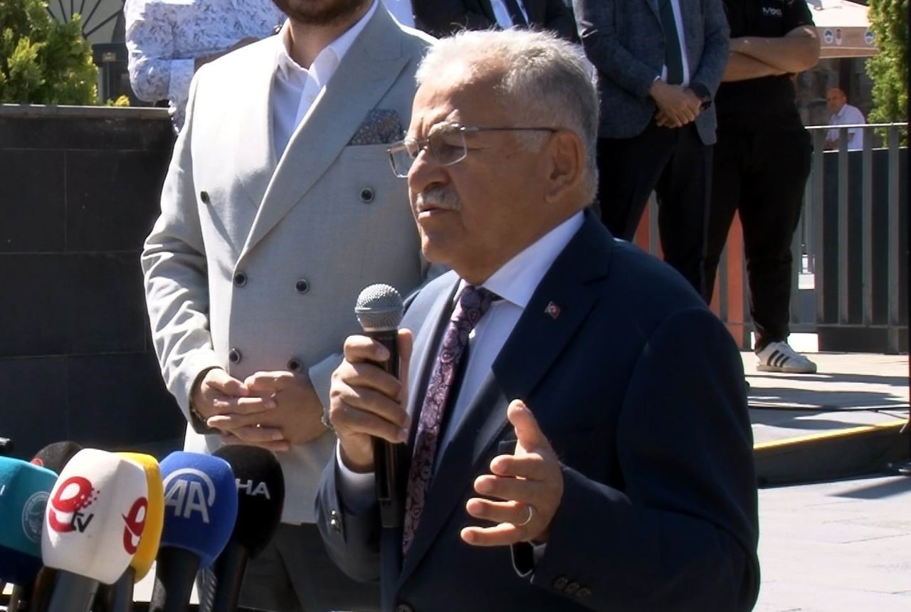 KAYSERİ BÜYÜKŞEHİR BELEDİYE BAŞKANI DR. MEMDUH BÜYÜKKILIÇ, TARİHİ KAYSERİ KALESİ İÇERİSİNDE KAYTUR...