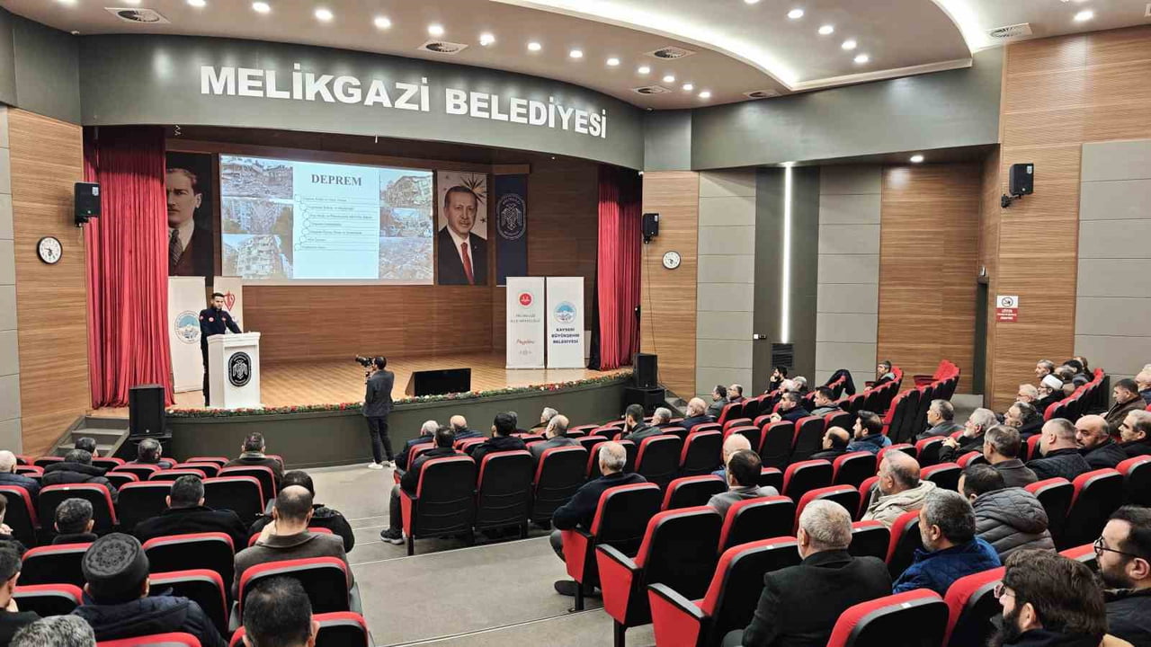 KAYSERİ BÜYÜKŞEHİR BELEDİYESİ, AFETLERE DİRENÇLİ ŞEHİR HEDEFİ DOĞRULTUSUNDA 16 İLÇEDE GÖREV YAPAN...