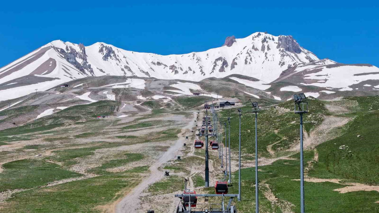 KAYSERİ BÜYÜKŞEHİR BELEDİYESİ BÜNYESİNDE DÜNYANIN EN İYİ 25 KAYAK MERKEZİNDEN BİRİ OLAN, YAZ...