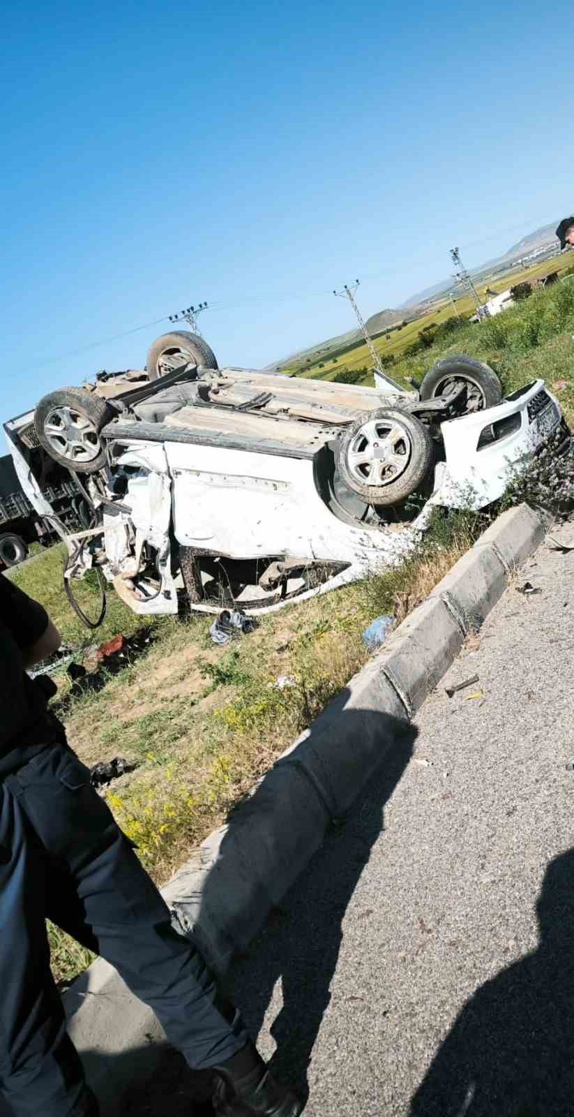KAYSERİ’DE CEZAEVİ RİNG ARACI İLE HAFİF TİCARİ ARACIN ÇARPIŞTIĞI TRAFİK KAZASINDA, 2’Sİ JANDARMA...