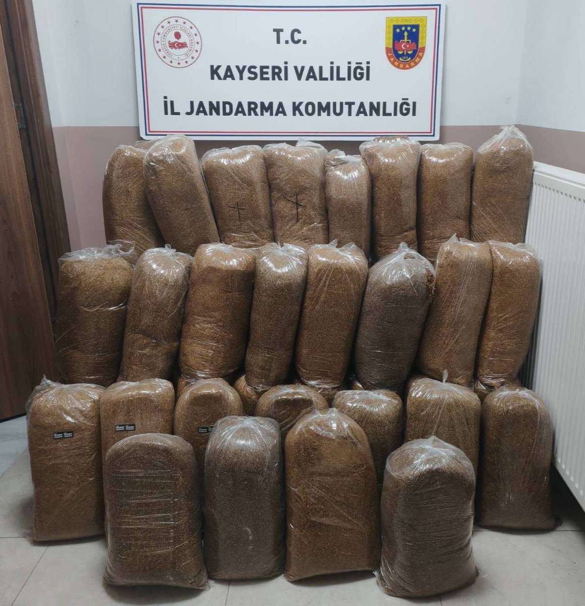 KAYSERİ’DE JANDARMA EKİPLERİ TARAFINDAN YAPILAN ÇALIŞMALARDA BİR YOLCU OTOBÜSÜNDE 510 KİLOGRAM...