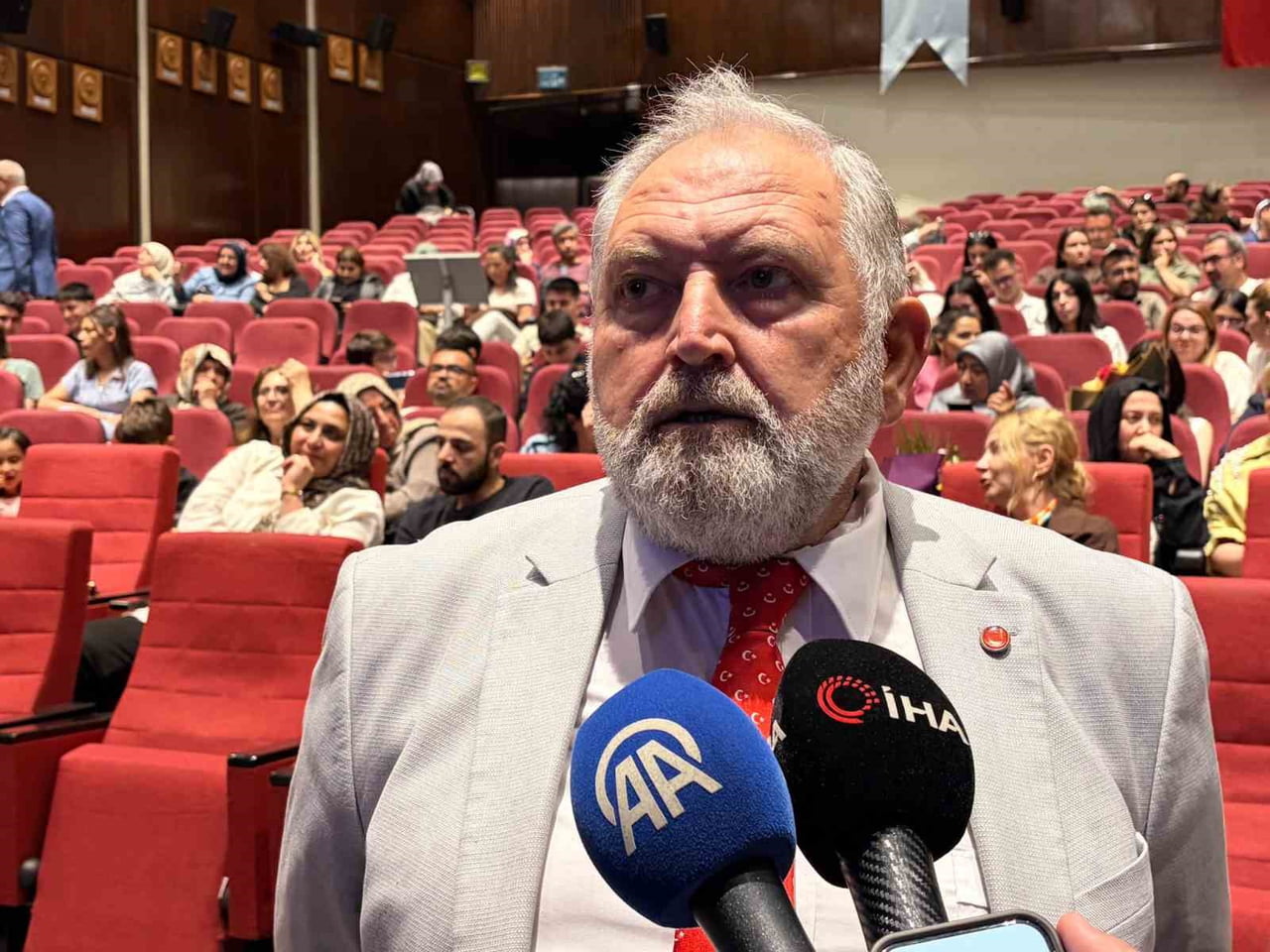 KAYSERİ’DE TALASEMİ HASTALIĞINA DİKKAT ÇEKMEK AMACIYLA DÜZENLENEN KONSERDE TALASEMİ HASTALARI VE...