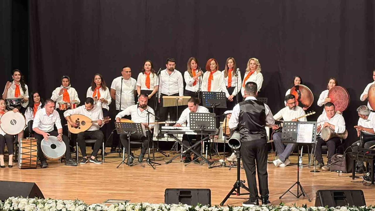 KAYSERİ’DE TALASEMİ HASTALIĞINA DİKKAT ÇEKMEK AMACIYLA DÜZENLENEN KONSERDE TALASEMİ HASTALARI VE...