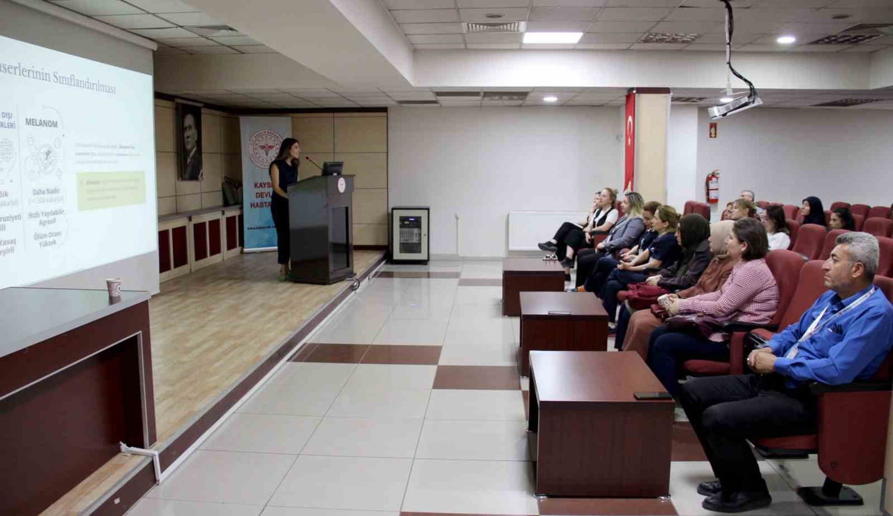 KAYSERİ DEVLET HASTANESİ DERİ VE ZÜHREVİ HASTALIKLARI UZMANI DR. NUR BÜŞRA AKDAĞ TARAFINDAN...