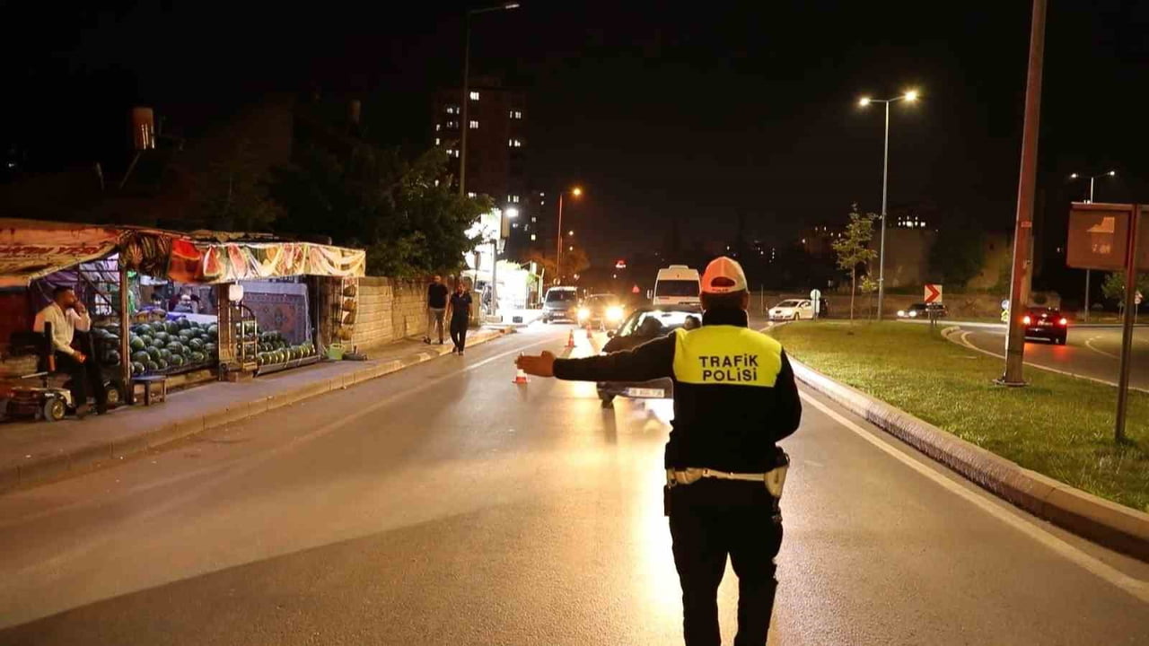 KAYSERİ İL EMNİYET MÜDÜRLÜĞÜ'NCE HUZUR VE GÜVEN ORTAMININ DEVAMININ SAĞLANMASI İÇİN YAPILAN ASAYİŞ...