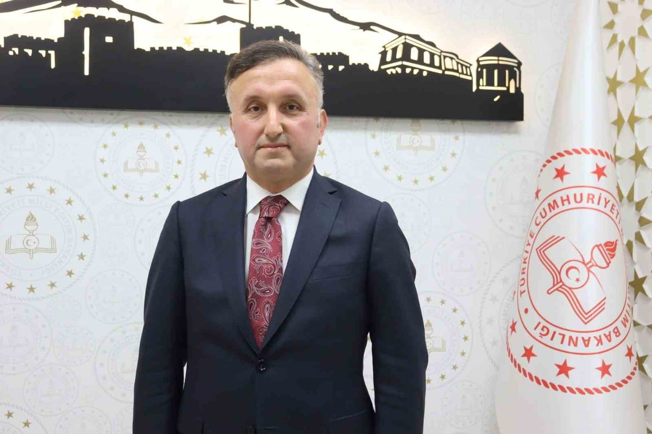 KAYSERİ İL MİLLİ EĞİTİM MÜDÜRÜ COŞKUN ESEN; CUMARTESİ GÜNÜ YAPILACAK OLAN LİSELERE GEÇİŞ SİSTEMİ...