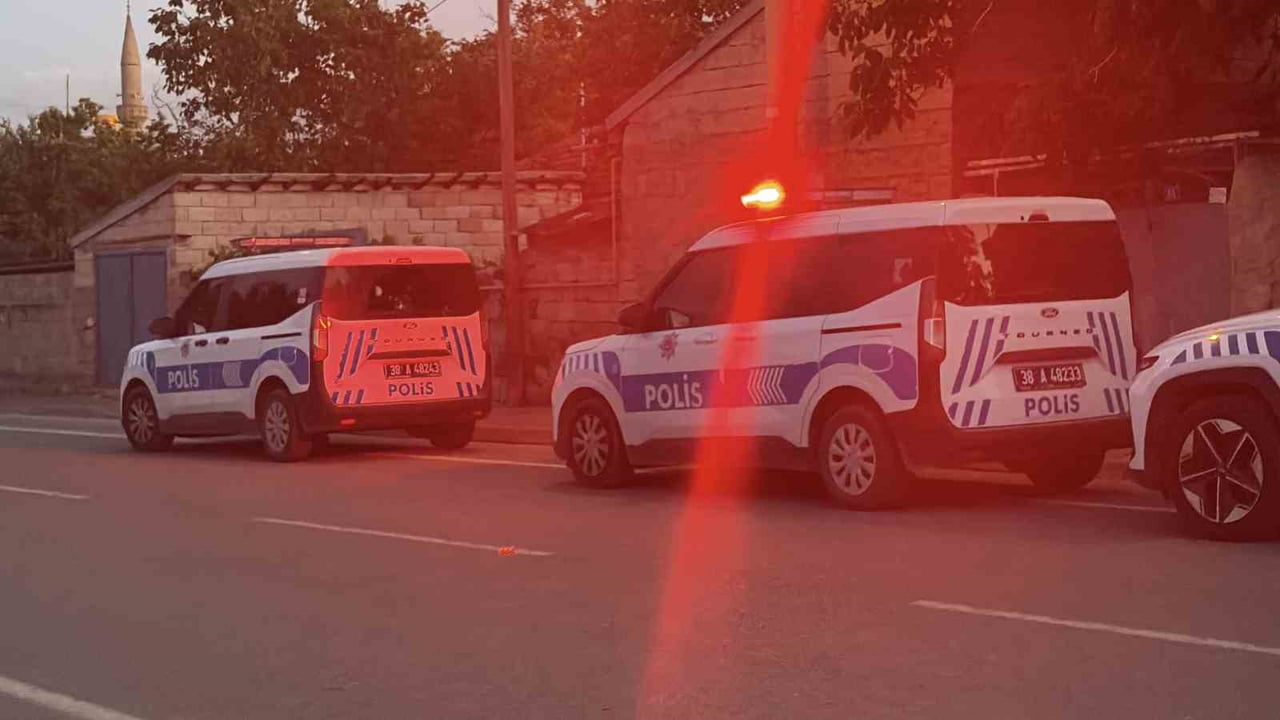 KAYSERİ’NİN KOCASİNAN İLÇESİNDE 72 YAŞINDAKİ KADIN YAŞAMINA SON VERDİ.
