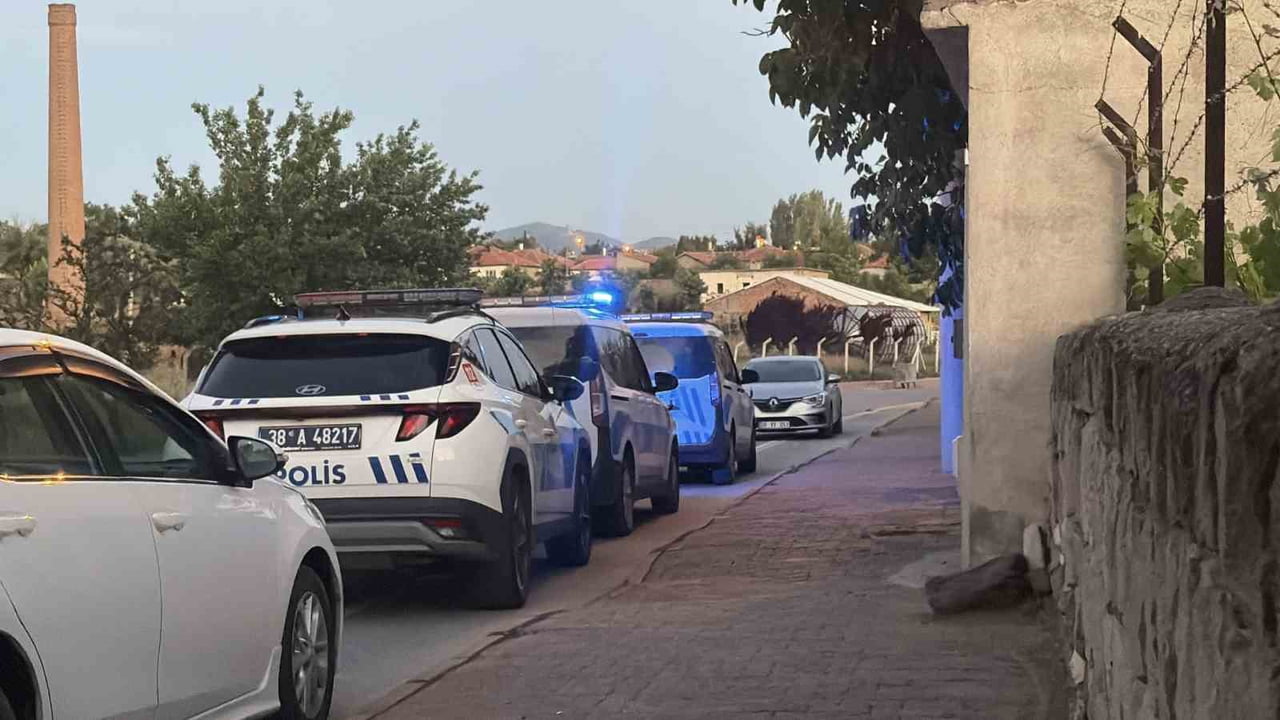 KAYSERİ’NİN KOCASİNAN İLÇESİNDE 72 YAŞINDAKİ KADIN YAŞAMINA SON VERDİ.