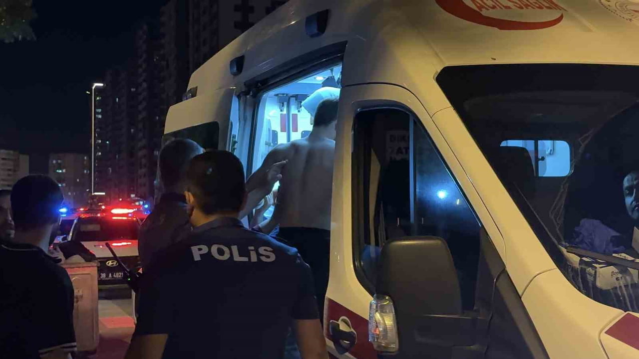 KAYSERİ’NİN KOCASİNAN İLÇESİNDE BİR KEBAP SALONUNDA ÇIKAN VE DÖNER BIÇAĞININ KULLANILDIĞI KAVGADA...