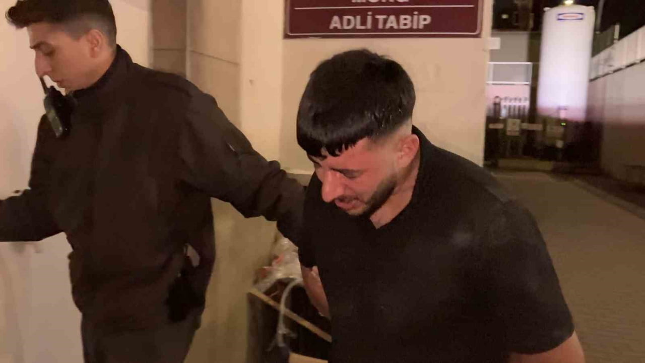 KAYSERİ’NİN KOCASİNAN İLÇESİNDE İDDİAYA GÖRE ‘LAF ATMA’ MESELESİ NEDENİYLE ÇIKAN BIÇAKLI KAVGADA...