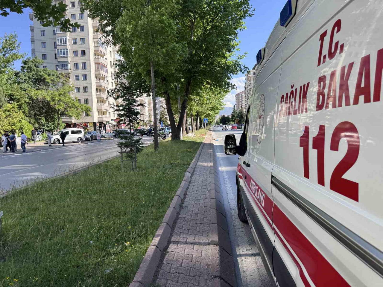 KAYSERİ’NİN KOCASİNAN İLÇESİNDE OTOMOBİL İLE MOPEDİN KARIŞTIĞI KAZADA 5 KİŞİ...