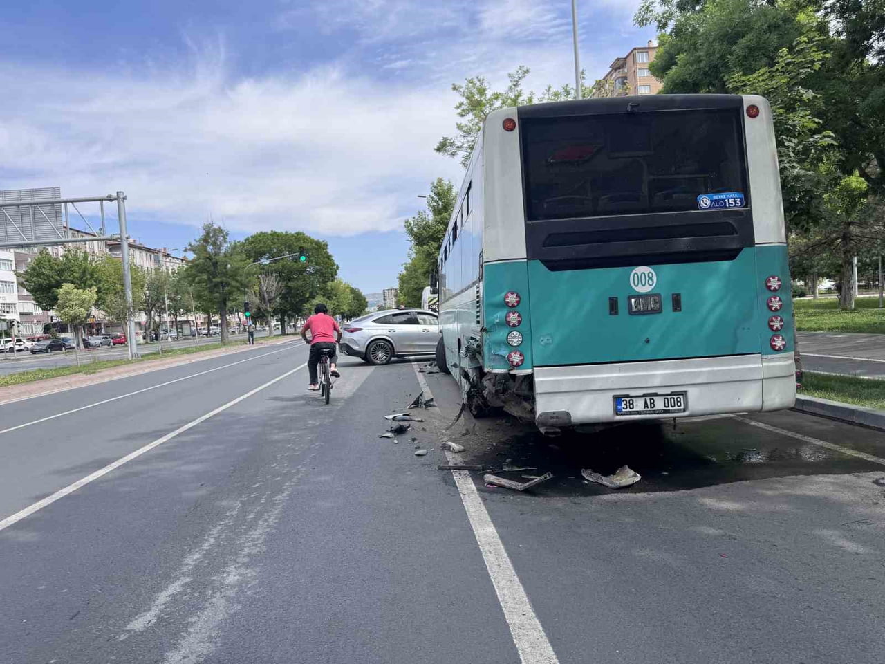 KAYSERİ’NİN KOCASİNAN İLÇESİNDE ÖZEL HALK OTOBÜSÜ İLE OTOMOBİLİN KARIŞTIĞI TRAFİK KAZASINDA 1 KİŞİ...
