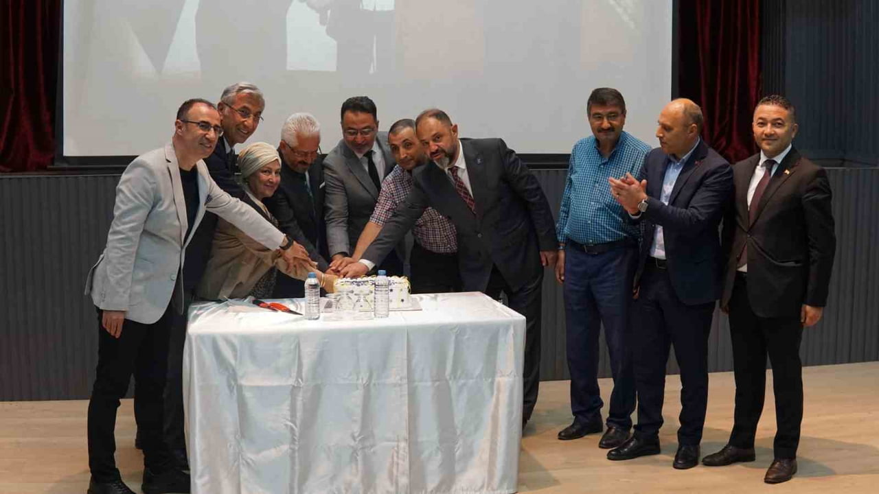 KAYSERİ’NİN KÖKLÜ EĞİTİM KURUMLARINDAN KAYSERİ TİCARET MESLEKİ VE TEKNİK ANADOLU LİSESİ...