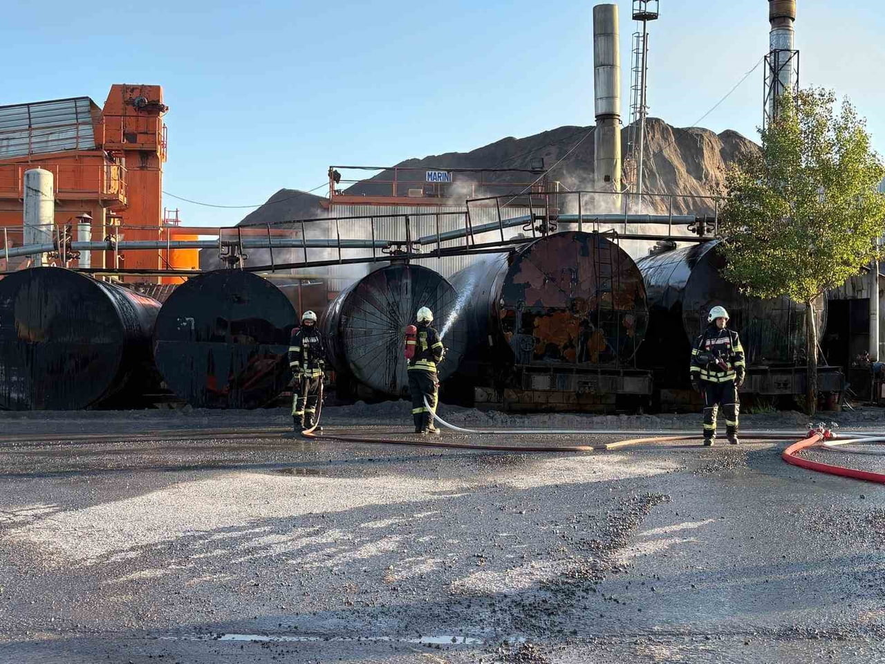 KAYSERİ’NİN MELİKGAZİ İLÇESİNDE ASFALT ŞANTİYESİNDE BULUNAN TANKERLERDE ÇIKAN YANGIN KISA SÜREDE...