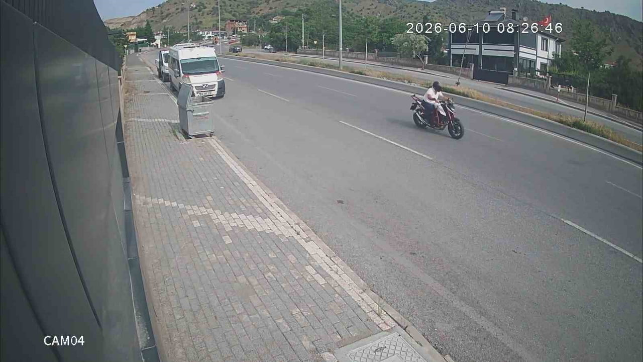 KAYSERİ’NİN MELİKGAZİ İLÇESİNDE MEYDANA GELEN VE BABA-OĞUL MOTOR ÇARPMASI SONUCU YARALANDIĞI KAZA...