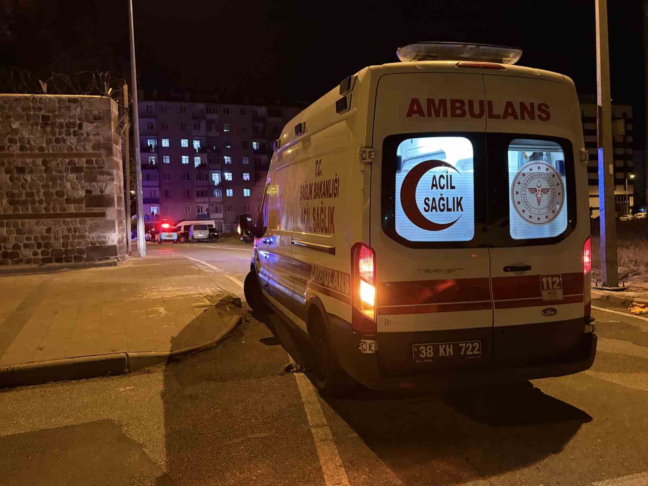 KAYSERİ’NİN MELİKGAZİ İLÇESİNDE ‘TORPİL PATLATMA’ MESELESİ YÜZÜNDEN ÇIKAN KAVGADA 1’İ SATIRLA...