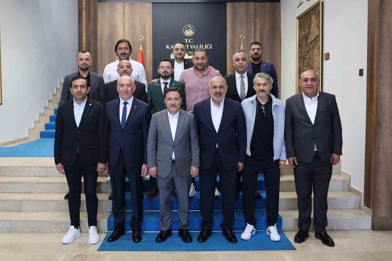 KAYSERİ VALİSİ GÖKMEN ÇİÇEK, KAYSERİSPOR’UN GEÇTİĞİMİZ GÜNLERDE GERÇEKLEŞTİRİLEN OLAĞANÜSTÜ GENEL...