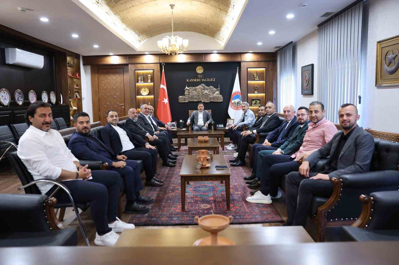 KAYSERİ VALİSİ GÖKMEN ÇİÇEK, KAYSERİSPOR’UN GEÇTİĞİMİZ GÜNLERDE GERÇEKLEŞTİRİLEN OLAĞANÜSTÜ GENEL...