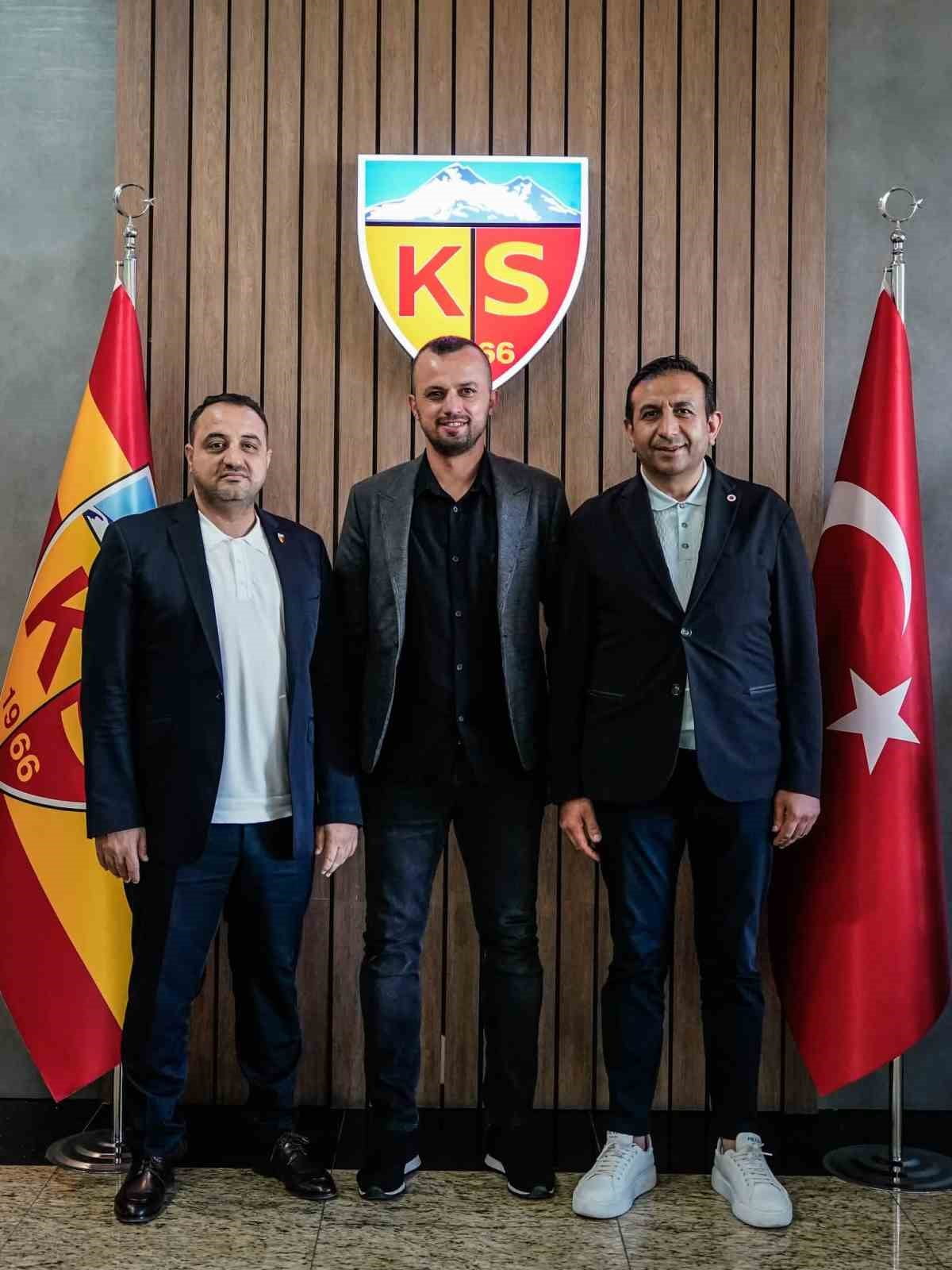 KAYSERİSPOR, İLHAN PARLAK'IN KULÜBÜN GENEL KOORDİNATÖRLÜK GÖREVİNE GETİRİLDİĞİNİ...