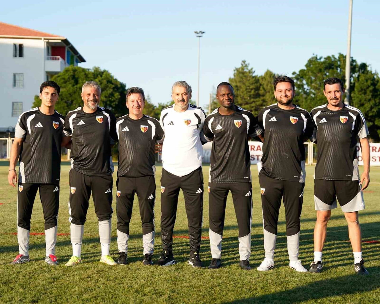 KAYSERİSPOR TEKNİK DİREKTÖRÜ ATİLA GERİN’İN ÇALIŞACAĞI YARDIMCI ANTRENÖRLER BELLİ...
