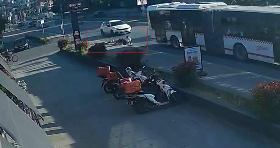 KAZA BİR İŞ YERİNİN GÜVENLİK KAMERASINA YANSIDI.