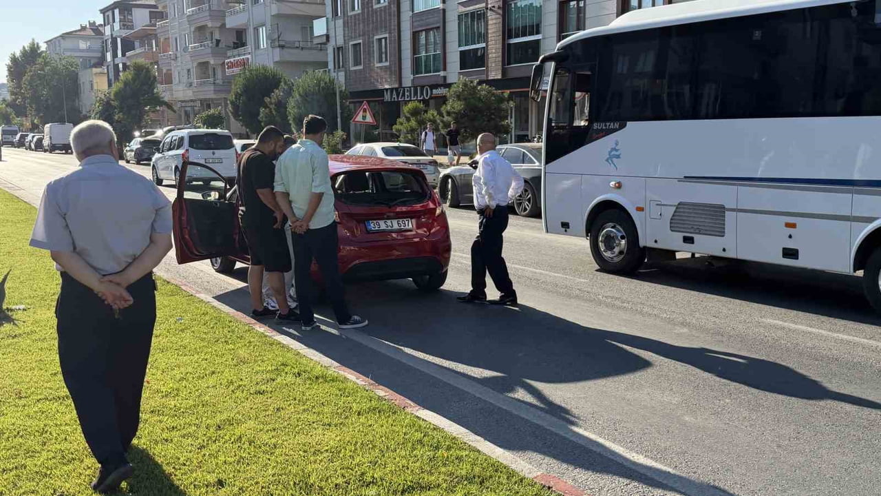 KAZA, LÜLEBURGAZ İLÇESİ MURAT HÜDAVENDİGAR CADDESİ TERMİNAL MEVKİİ’NDE BULUNAN YAYA GEÇİDİNDE...