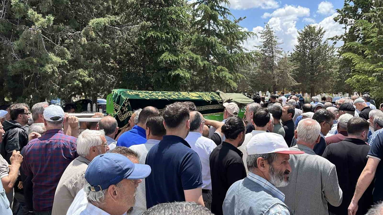 KAZADA VEFAT EDEN KEZİBAN BAYSAL, KONYA'DA KILINAN CENAZE NAMAZININ ARDINDAN SON YOLCULUĞUNA...