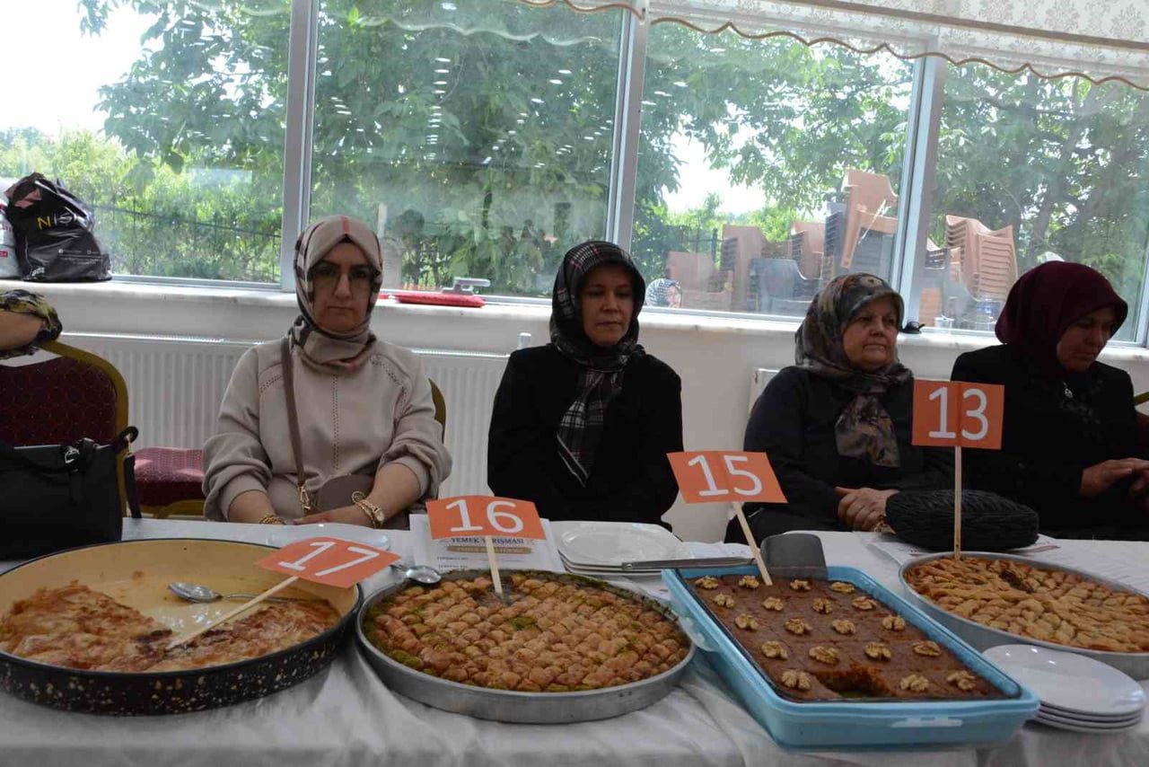KEPSUT’UN KÜLTÜREL ZENGİNLİKLERİNİ VE KADIN EMEĞİNİ MERKEZE ALAN “KADIN ELİYLE YAŞAYAN KÜLTÜR...