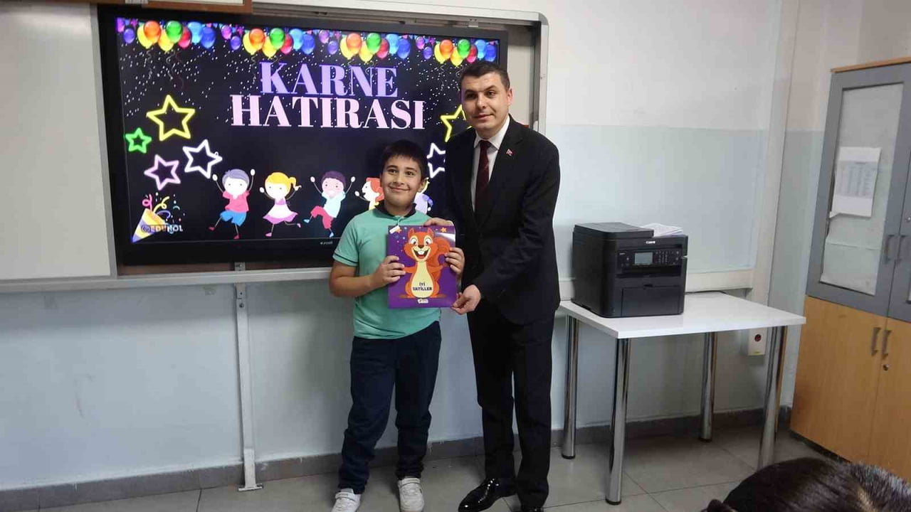 KİLİS'TE 45 BİN 713 ÖĞRENCİ KARNE ALDI VALİ VEKİLİ OKAN DAĞLI