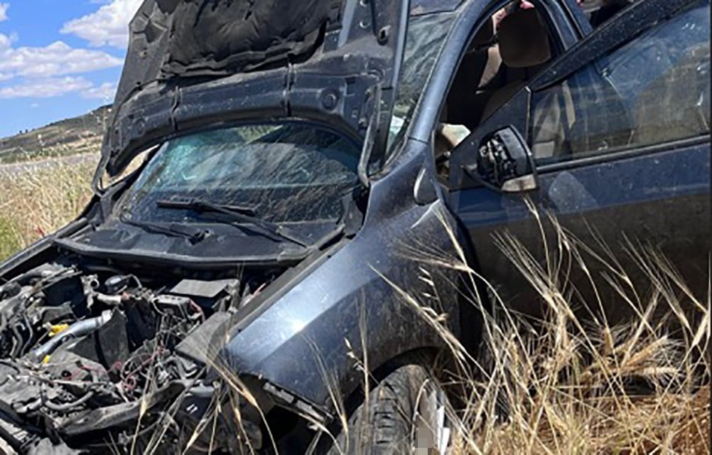 KİLİS'TE FECİ KAZA: OTOMOBİL ŞARAMPOLE DEVRİLDİ, 2 YARALI