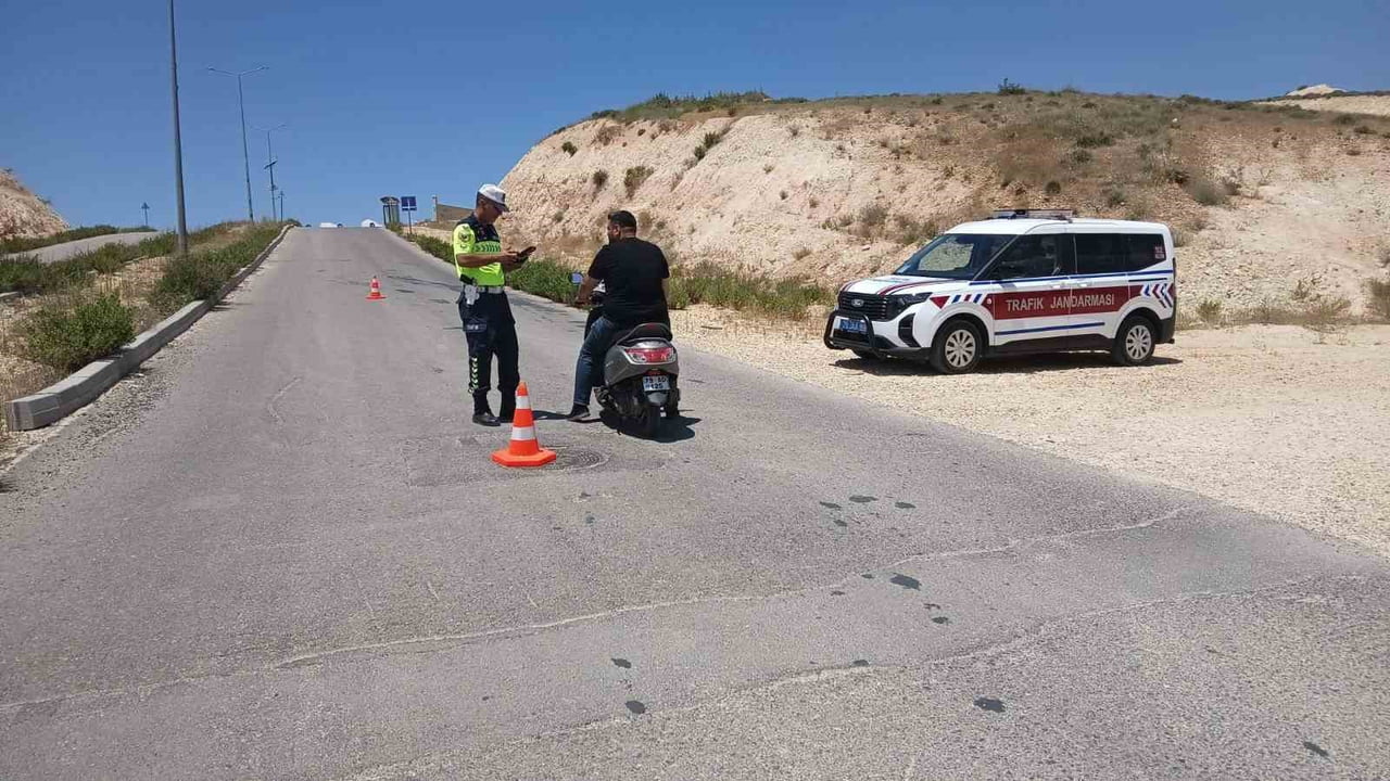 KİLİS'TE MOTOSİKLET SÜRÜCÜLERİNE ÖZEL DENETİM